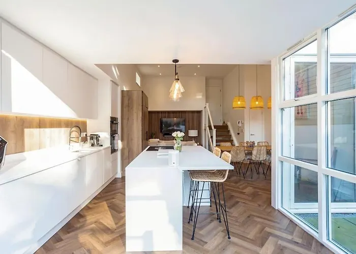 Family Home Close To Bournemouth Town Centre